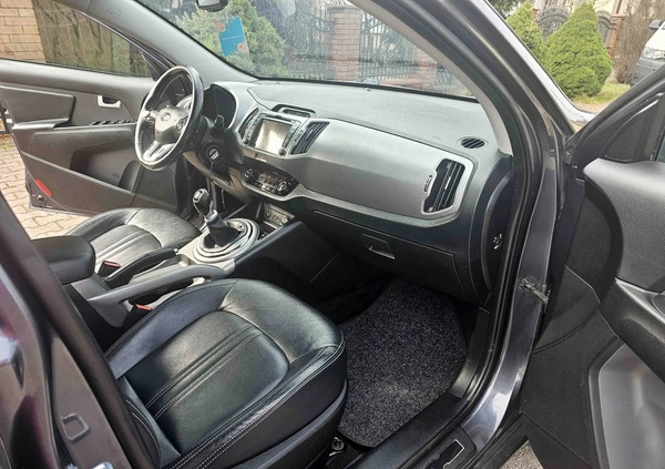 Kia Sportage cena 52900 przebieg: 176000, rok produkcji 2015 z Nowogrodziec małe 529